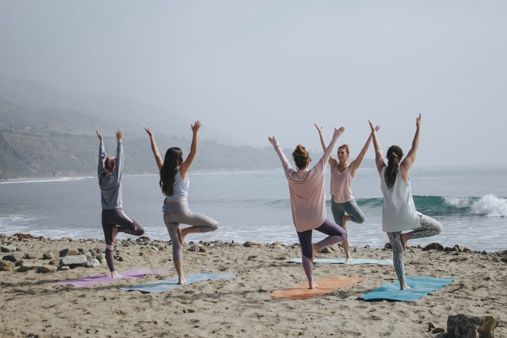 RUTINA DE YOGA SUAVE DE 15 MINUTOS PARA EMPEZAR EL DIA